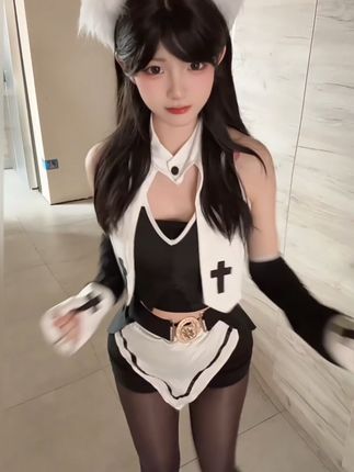 姜仁卿泳衣系列照片赏析，清爽风视觉审美解析