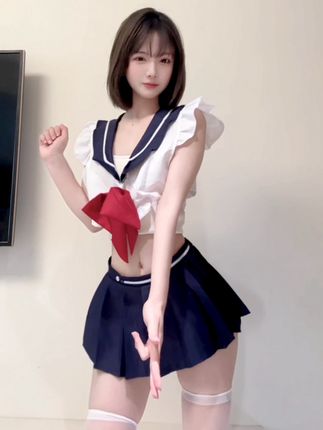 姜仁卿韩风时尚美学，极简之中彰显力量