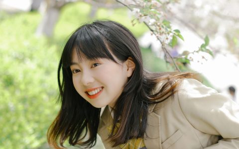 谢乏乏《樱花烂漫》 – YiTuYu艺图语