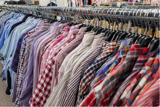 10元服装批发（路边摊10元1件的衣服都是从哪里来的？）
