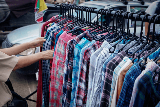 10元服装批发（路边摊10元1件的衣服都是从哪里来的？）