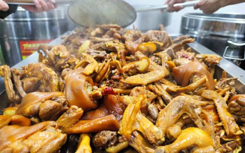 麻辣鸭脖卤料配方大全(卤鸭脖鸭爪需要哪些材料)