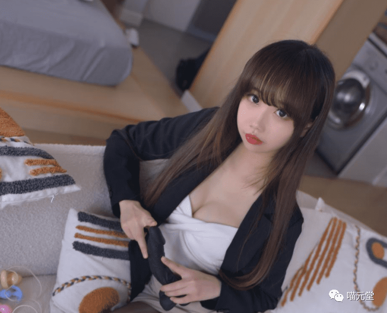 雪琪sama写真~ol后辈出差第一天 cosplay图片资源