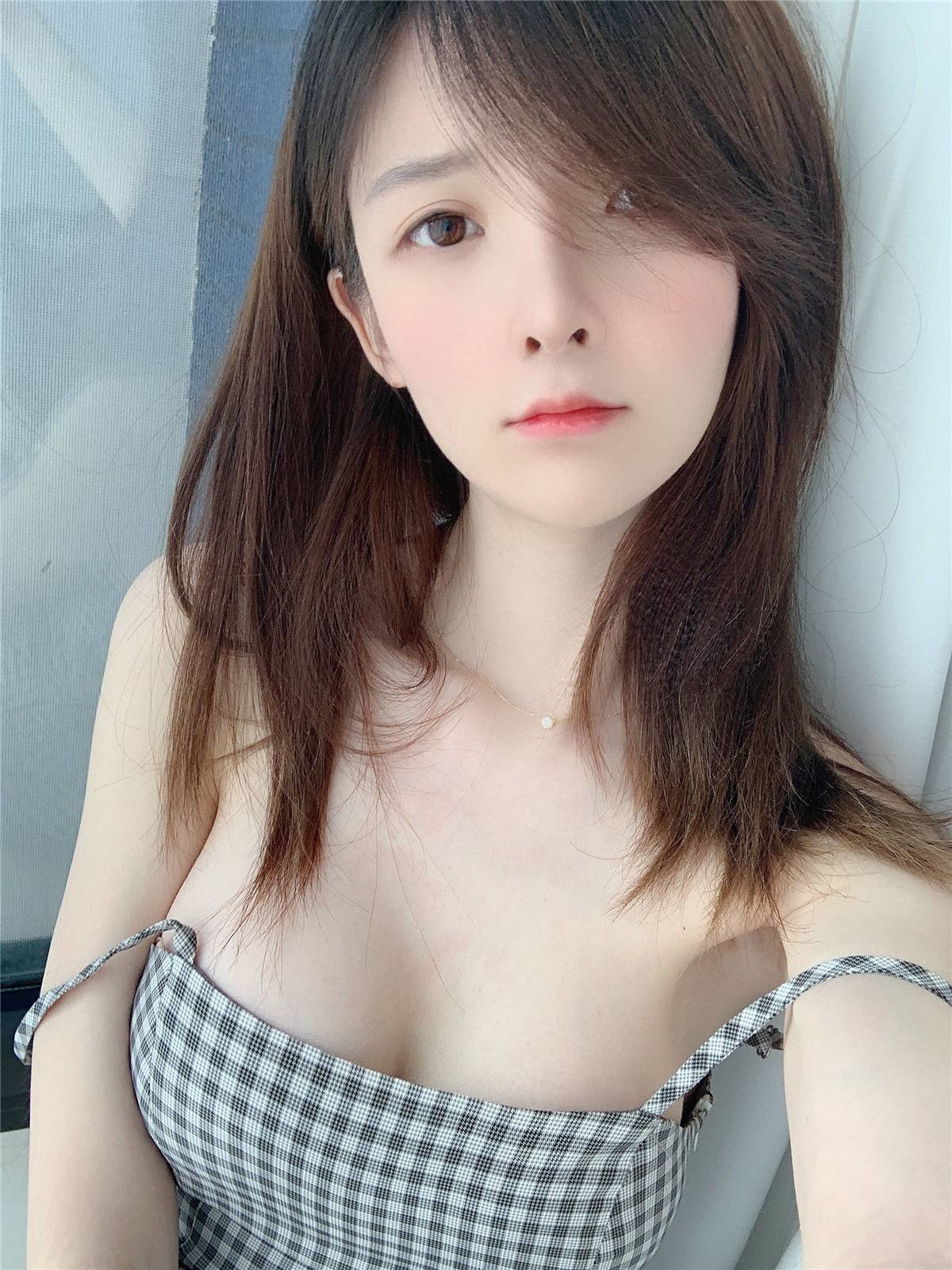 一小央泽甜美稚气少女，这是青春的味道！-1