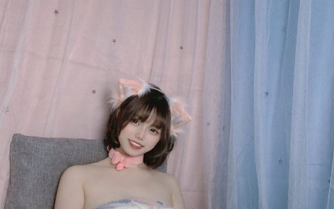 七月喵子角色装扮爱好者圈知名模特，作品多样化受粉丝喜爱