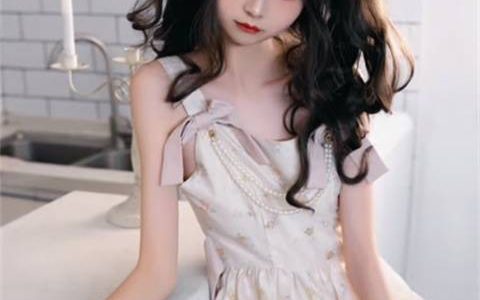 金鱼kinngyo性感JK扮演游戏角色 – 精致作品赢得30万粉丝