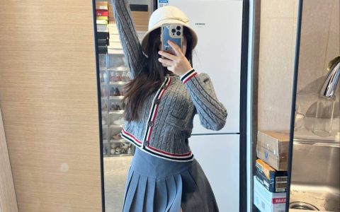 奔跑的晶骡儿微密圈全套下载,与网红亲密互动