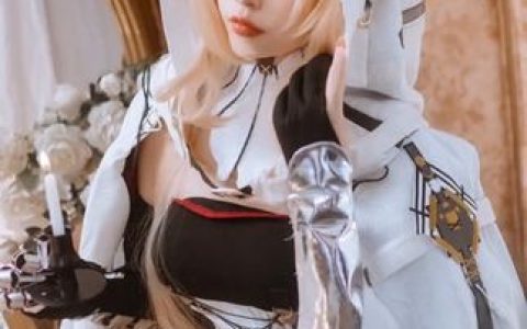 佐佐酱(二佐Nisa)weme微密圈作品资源,银色亮片与未来感造型展现独特气质