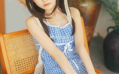 迷之呆梨(发条少女)资源下载，火辣身材与诱人气质的诱惑