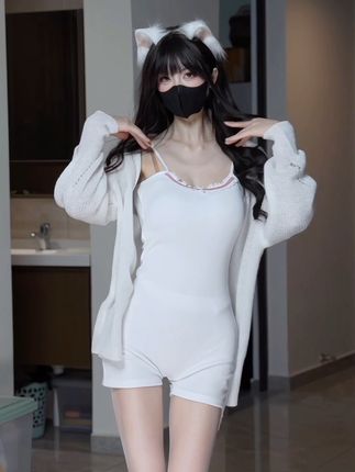 动漫博主鹿八岁微密圈作品资源，色彩绚丽构图精湛的艺术展现