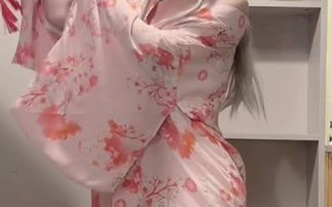 白璃微密圈图片作品资源，近距离欣赏网红的绝美照片与视频