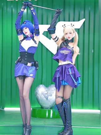 惊艳的飞天小喵警微密圈作品资源美照，精致妆容与完美曲线令人惊叹