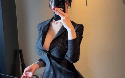健身女神脸红Dearie微密圈作品精选，50万粉丝追随的完美身材与才艺