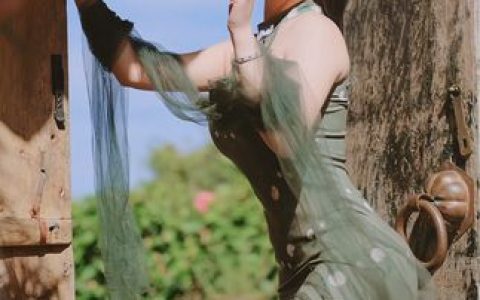 尤妮丝微密圈作品资源走红，令人心动的妩媚魅力和迷人笑容