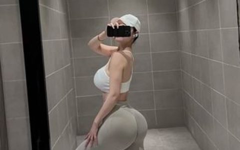 左公子666微密圈热爱青蛙蹲,专业知识与独特风格的健身女神