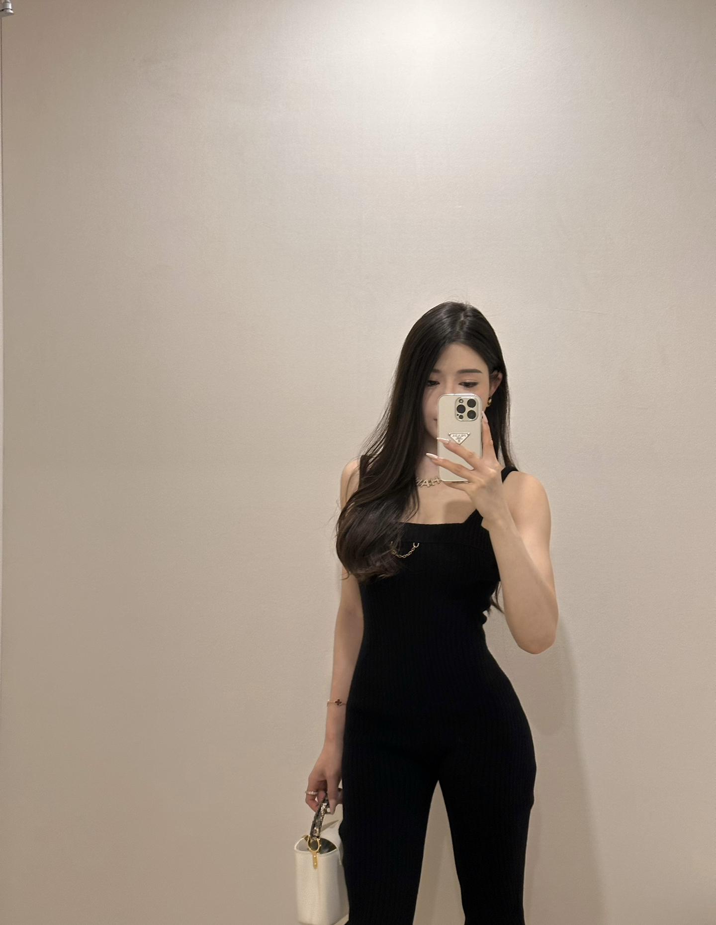 热爱健身的女孩金希儿微密圈图片展现，用自律和努力成为网络名人