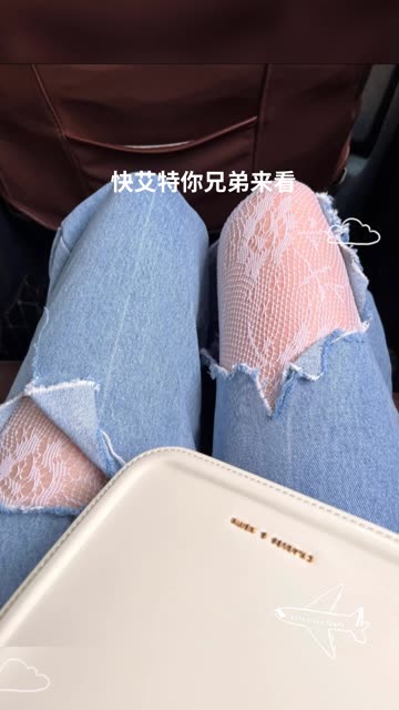 脸红Dearie图片欣赏，领略她的迷人风采