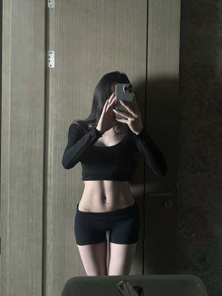 金希儿人物介绍，一窥她的身份背景