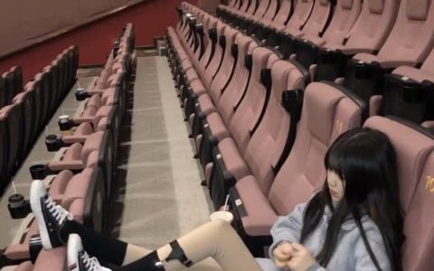 B 站金克斯 Jinx 剧情免费下载,免费获取她的精彩剧情