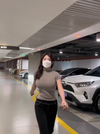 奶宝妹纸有什么梗？揭秘她的幽默与风趣