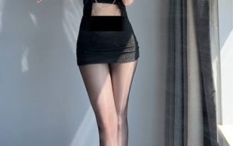 迷人立耳猫Rikajiang微密圈资源作品，散发魅力艺术感赢得关注