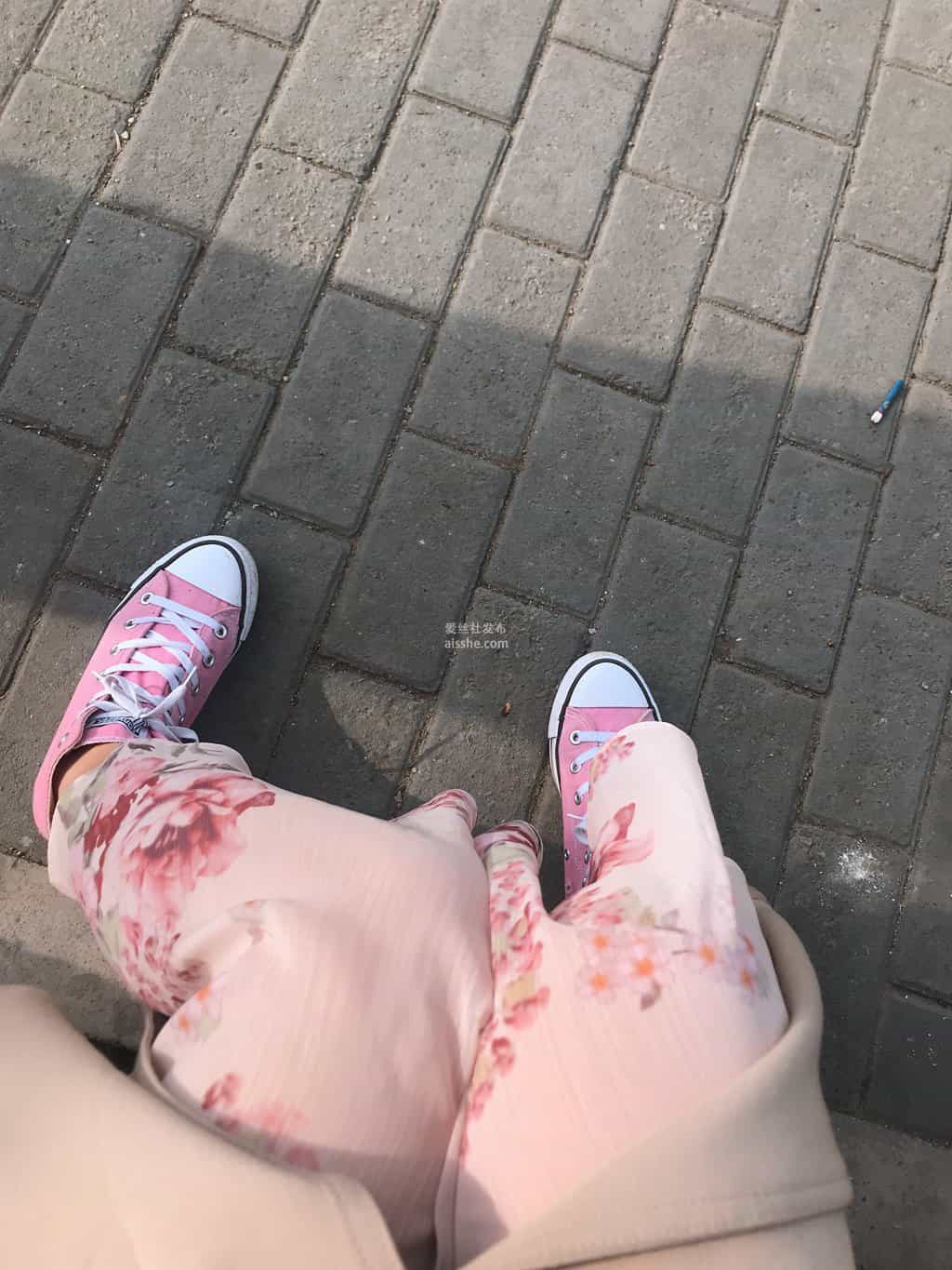 安乔乔儿微博最新动态，网红生活即时更新