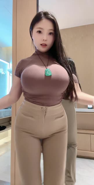 小艾根本吃不饱 微密圈-红白丝，精选写真资源