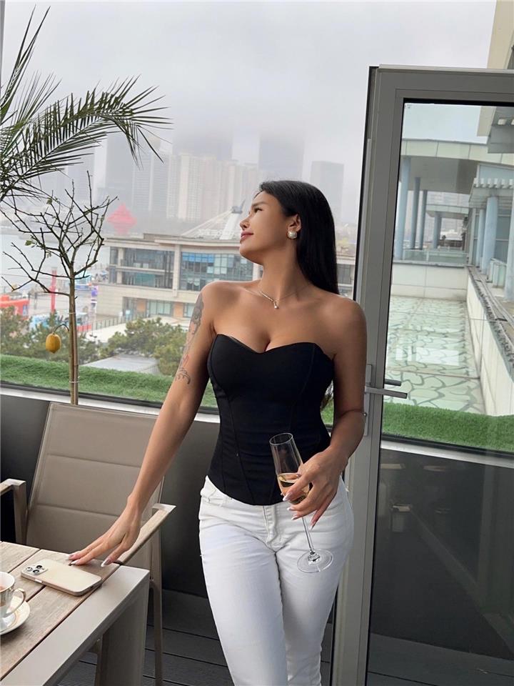 Jessie婕西微博80万粉丝蜜桃臀健身博主，私密写真大曝光