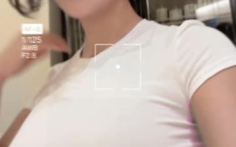微密圈张贺玉与闺蜜的故事，性感穿搭勾勒友谊的边界