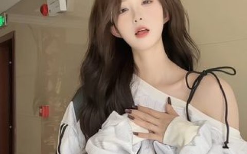 肚脐小师妹姐妹跳舞视频回放分析,回放肚脐小师妹姐妹跳舞视频,分析她们的表演风格