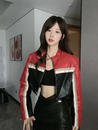 02uiii跳舞时的幽默瞬间，让我们一起笑出声的舞蹈时刻