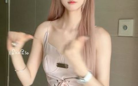 虎牙音动小师妹跳舞全景视频，她的每个舞步都充满动感