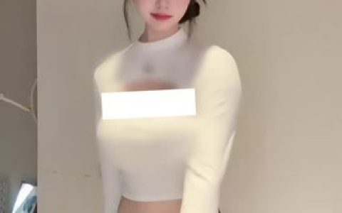 快手草莓姐姐呦带墨镜视频下载,草莓姐姐呦带墨镜的视频完整版