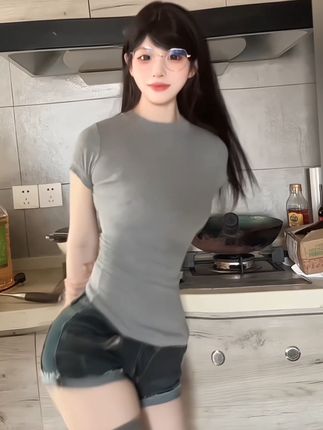 虎牙小狮子加特林舞蹈视频，她的劲爆舞蹈引发热议