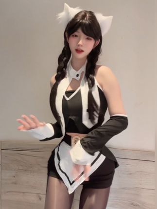 虎牙小狮子加特林舞蹈视频，她的劲爆舞蹈引发热议