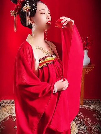 一个小球球定制版视频，专属定制舞蹈背后的故事