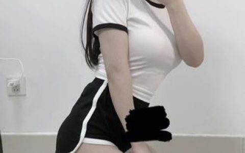 小芋泥yyy早期视频资源回顾,她的成长历程带给粉丝哪些惊喜?