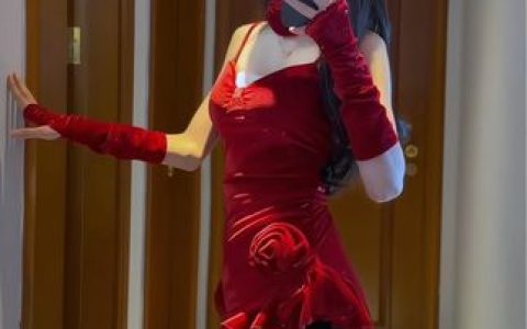 猫梨梨的独家作品赏析,如何获得她的圈内资源?