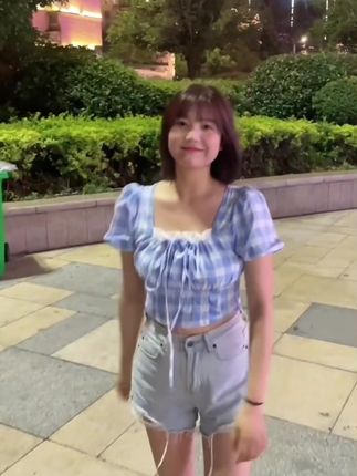 十万口草莓粥粥去哪直播了？粉丝最关注的动态汇总