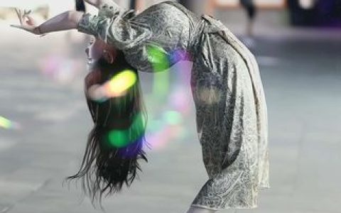 猪小七游泳视频原拍在线观看相得益彰性感迷人,猪小七原拍泳装视频观赏