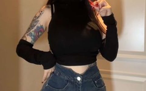 卡通百科老王的圈子生活揭秘,她的个人魅力何在?