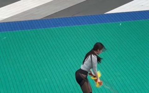 【微密圈】猪小七抖音粉丝261万!惊艳的完美身材让人无法想象