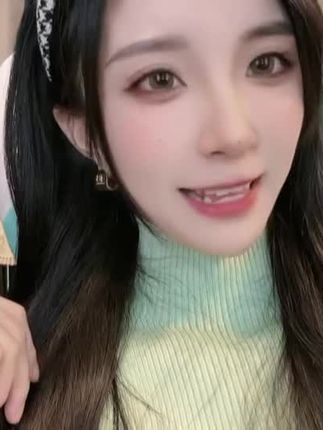 李嘉欣97的个人资料与成长经历，从青涩少女到网红女神的蜕变
