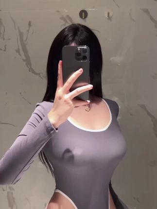 微博阿尔卑香小狗子图集免费吗？微密圈资源获取指南