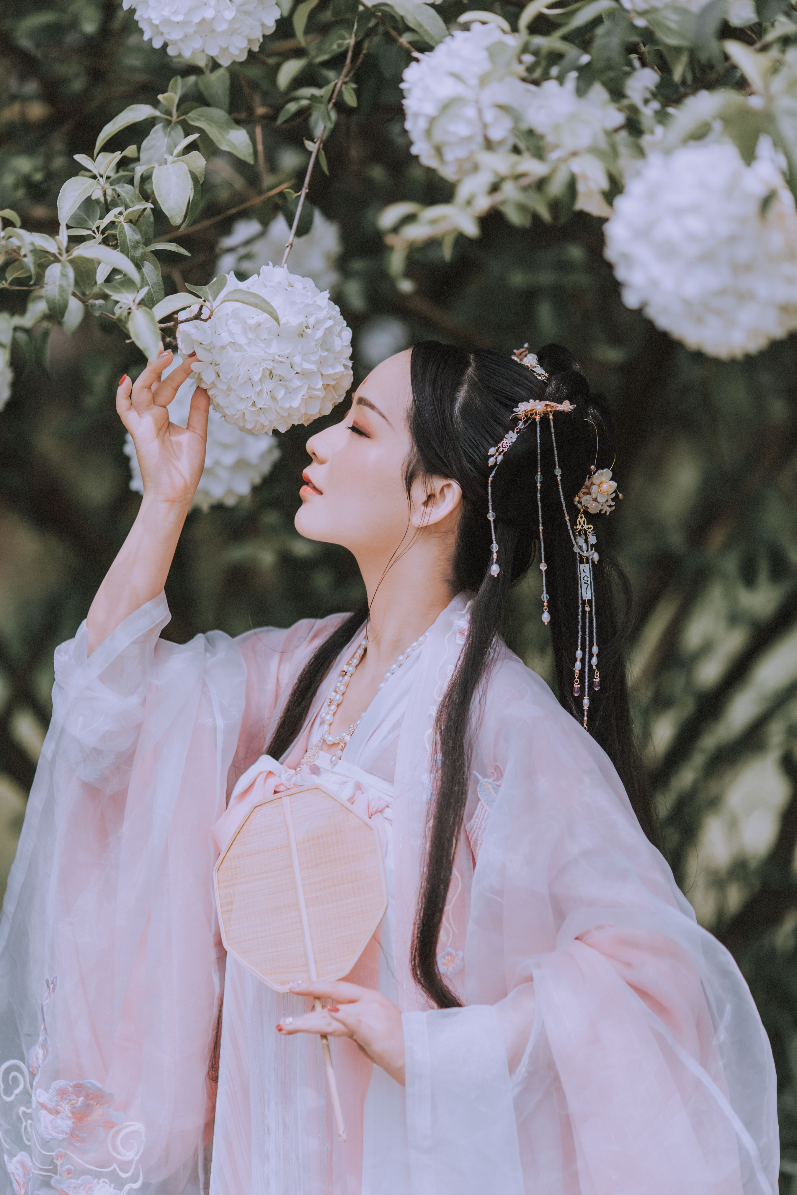 [YiTuYu艺图语] xxSilver《满袖春》 好看的4K高清无水印纯欲妹子意境唯美写真完整版图集