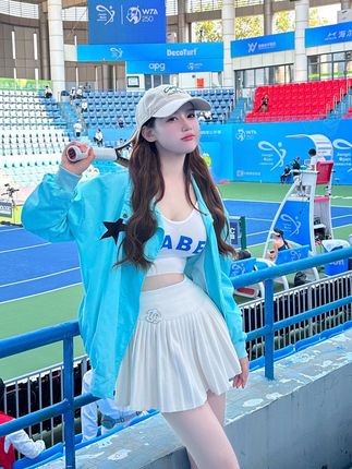 草莓粥粥微密圈写真合集流出，十万口UP主的私房照资源曝光