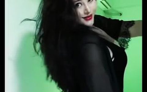 快手大玉儿定制衣服视频，大玉儿穿着私人订制的舞蹈服跳舞