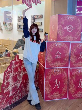 十万口草莓粥粥COS写真大作发布，高人气UP主的绝美造型