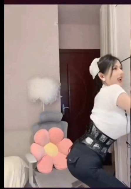二姐疼你抖音号最新动态，如何关注二姐疼你抖音账号