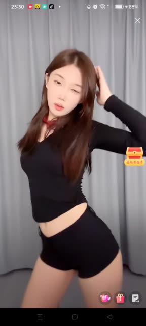 CC雪梨定制舞蹈全程解析，她如何在直播中将舞蹈与音乐完美融合